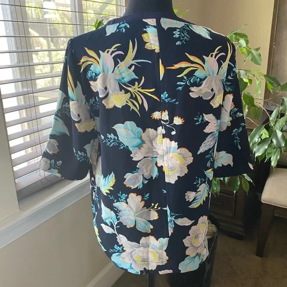 Ann Taylor Floral Print Women's Two Piece Set - Picture 2 of 9